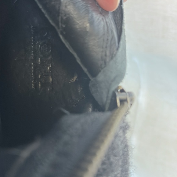 Women’s Born black and gray felted leather boots size 7.5 - Picture 7 of 7